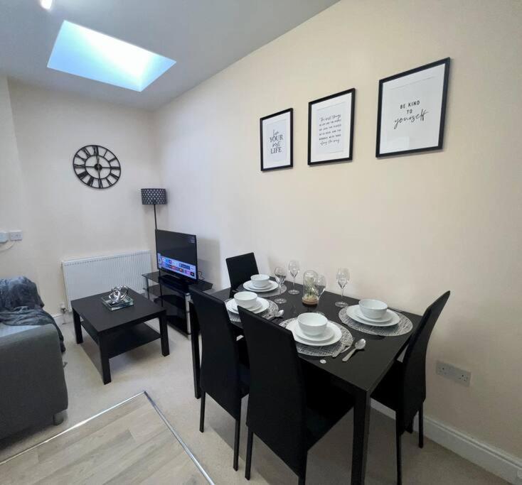 2 Bedroom Apartment With Balcony Oxford Eksteriør bilde